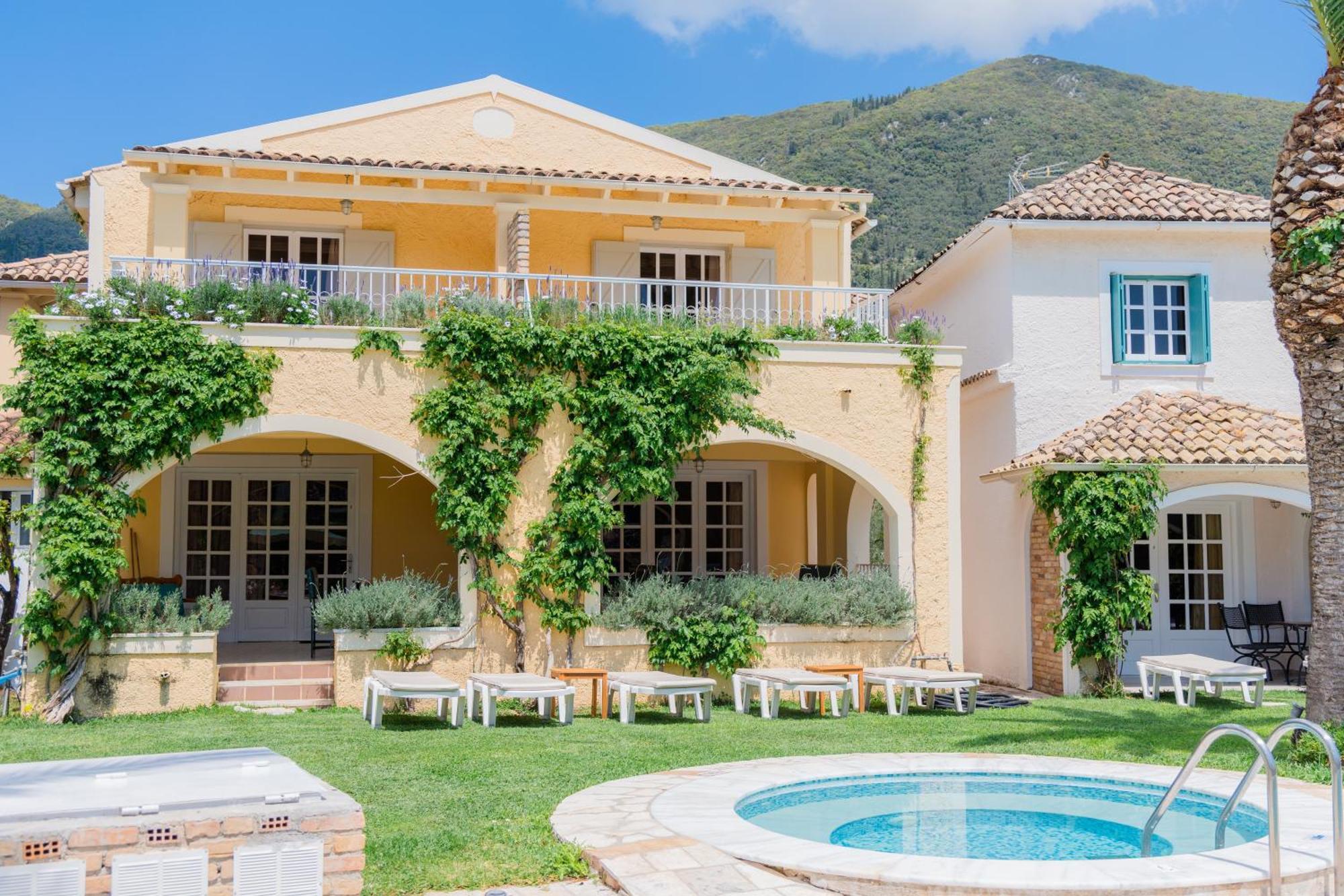Valentino Corfu Aparthotel Ypsos