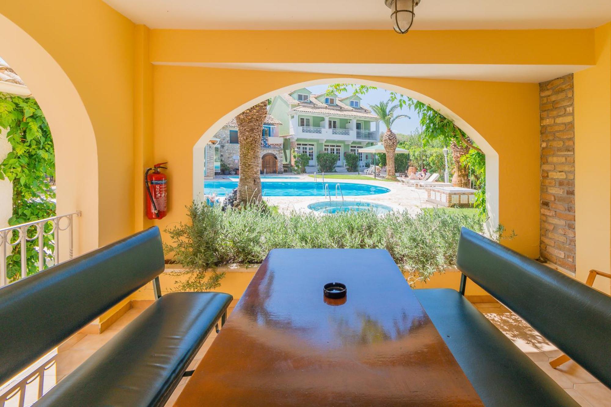 Aparthotel Valentino Corfu